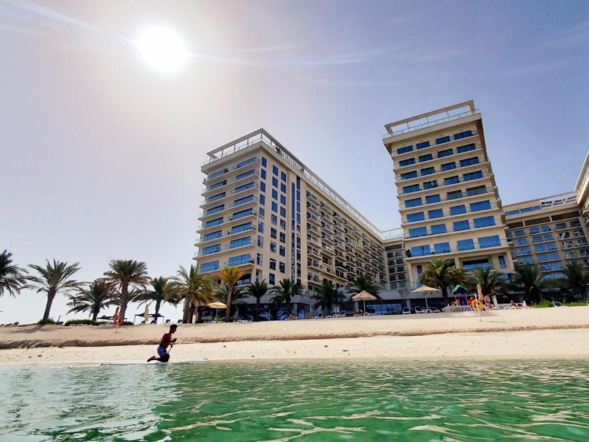 Luxurious 2 Bedroom Beachfront Apartment - Direct Seaview Ras al-Khaimah Exterior foto