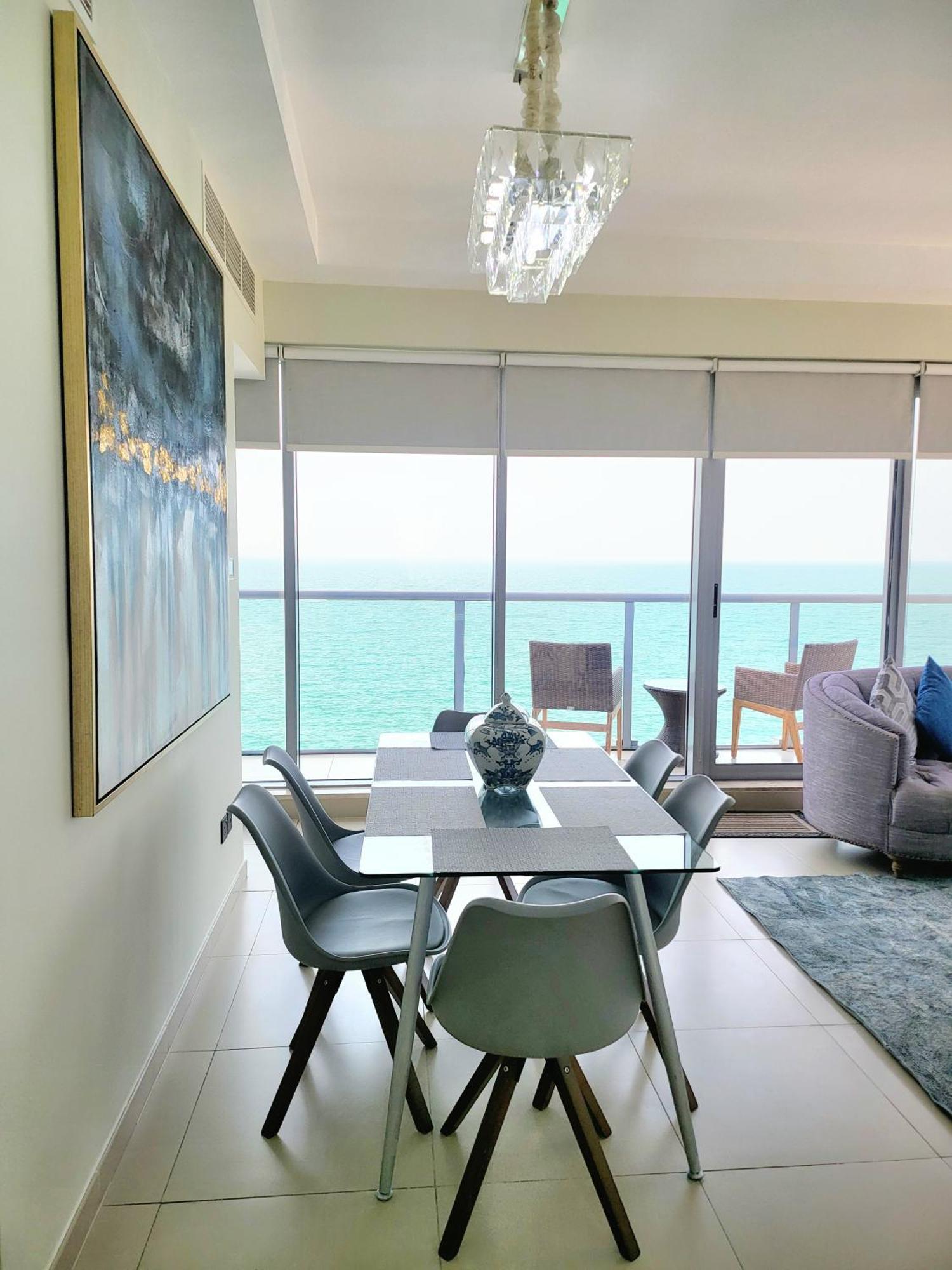 Luxurious 2 Bedroom Beachfront Apartment - Direct Seaview Ras al-Khaimah Exterior foto